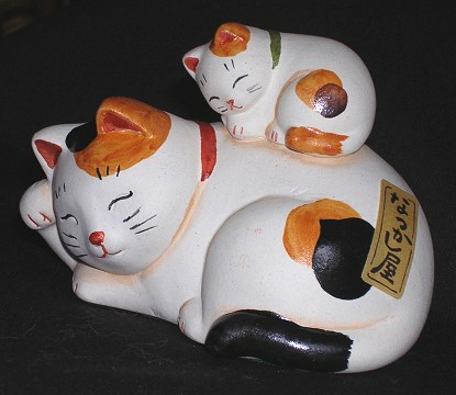 Maneki neko Japanese lucky cat Tokoname yaki Ceramic made in japan 19cm